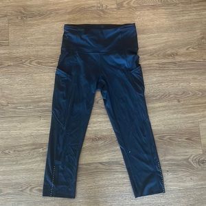 Blue capris leggings